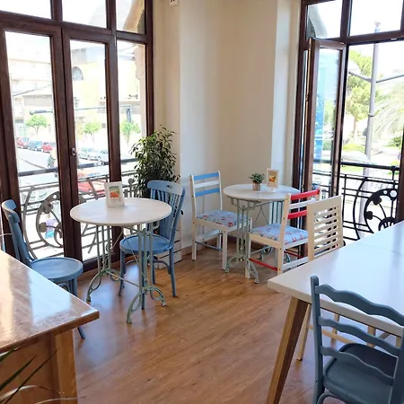 Konukevi Balcon Al Mar 4*